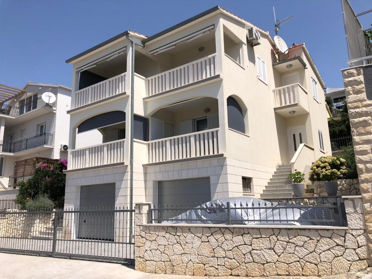 Apartments Sandra Рогозница Экстерьер фото